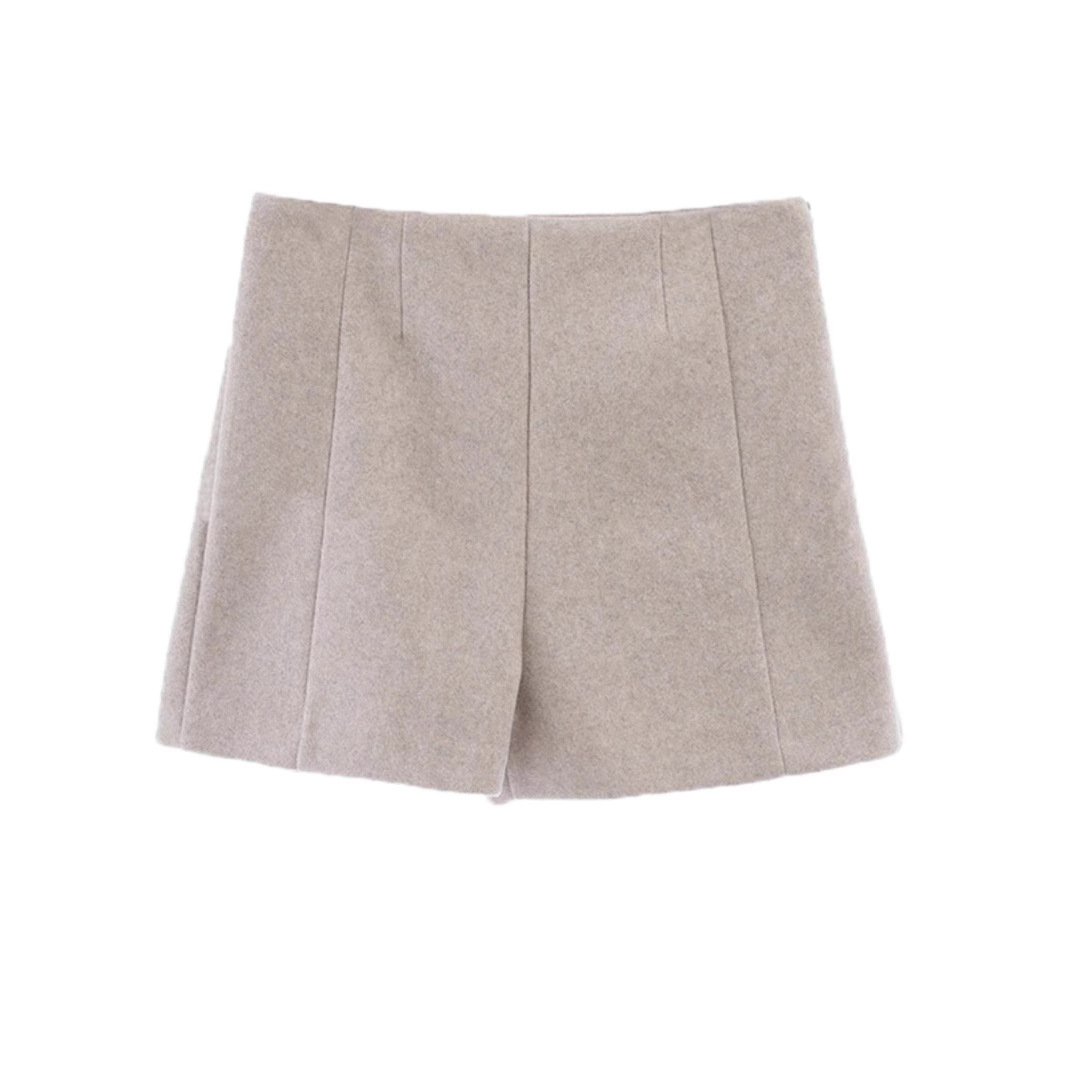 上品シルエットショートパンツ