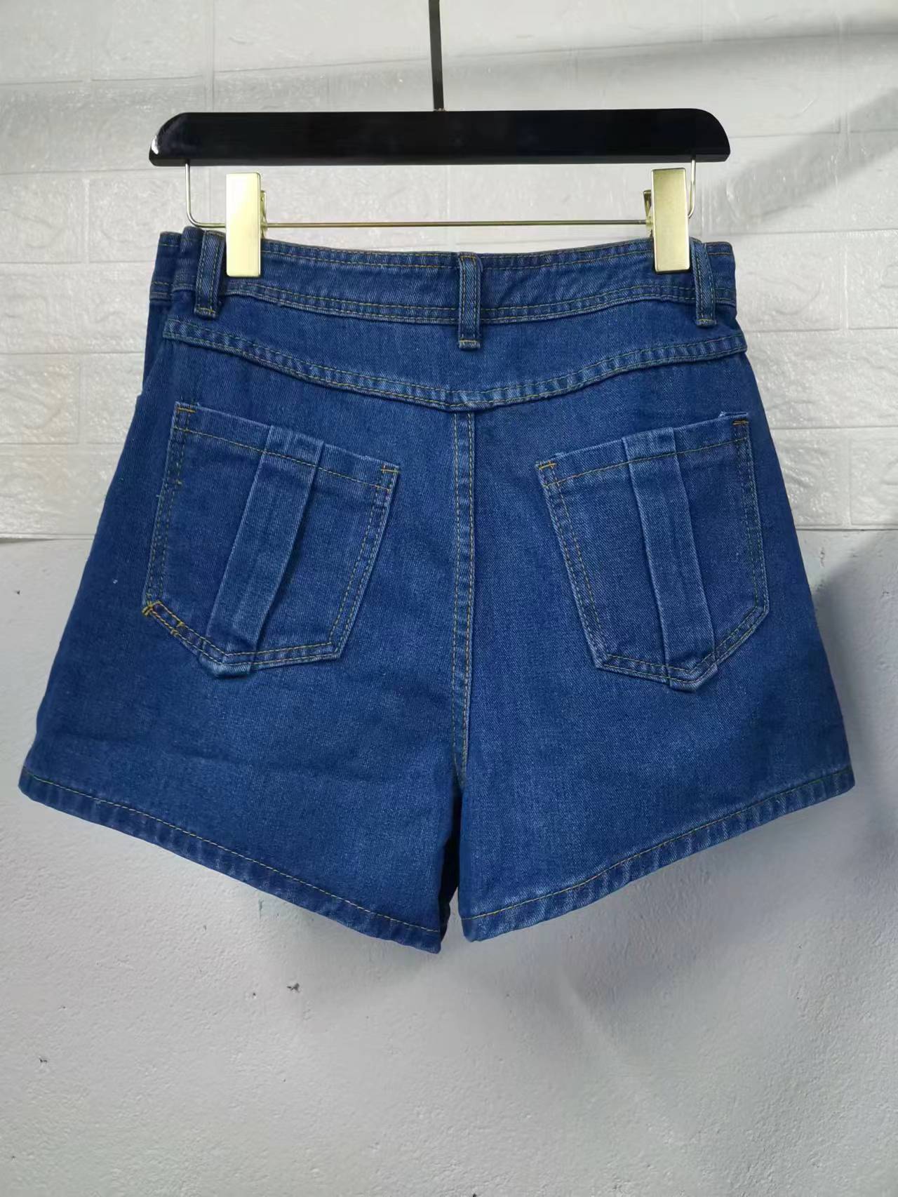 ウエストアクセントデニムショートパンツ