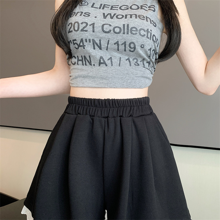 レース付きゆるふわショートパンツ