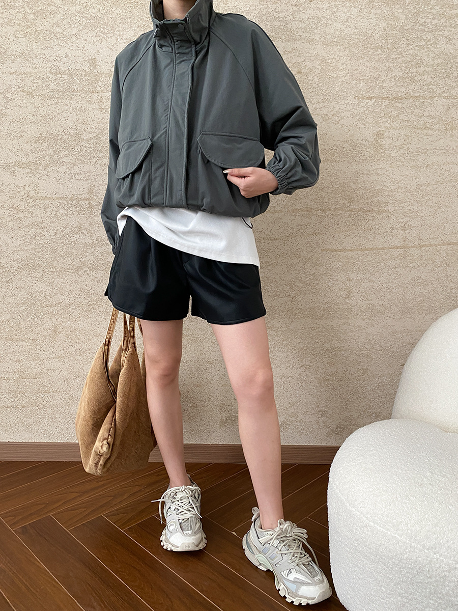 サイドスリット付きリラックスショートパンツ