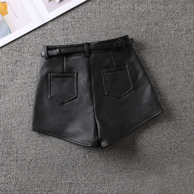 上質合皮ベルト付きショートパンツ