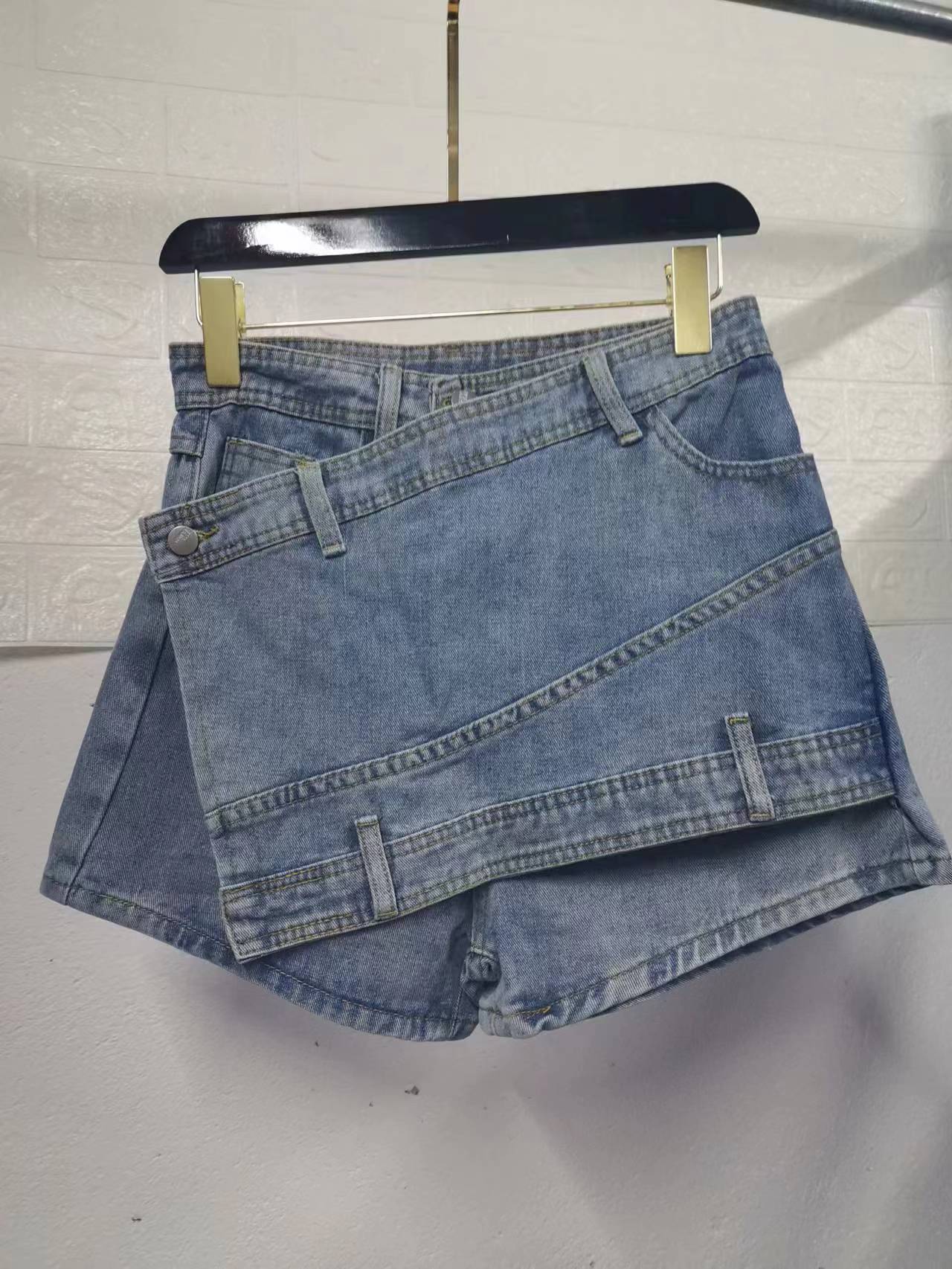 ウエストアクセントデニムショートパンツ