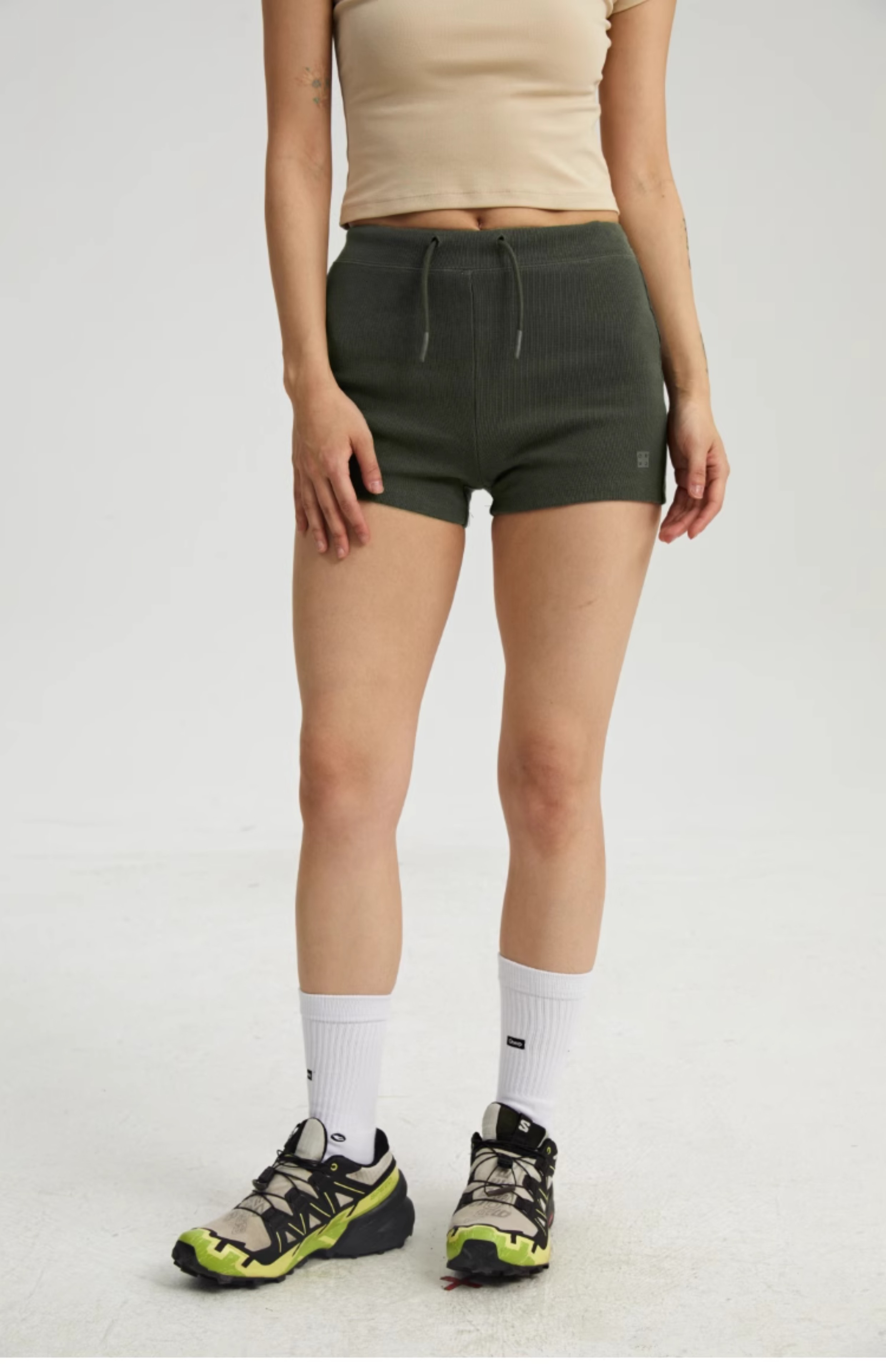 ショートパンツ やわらか素材のリラックスショートパンツ