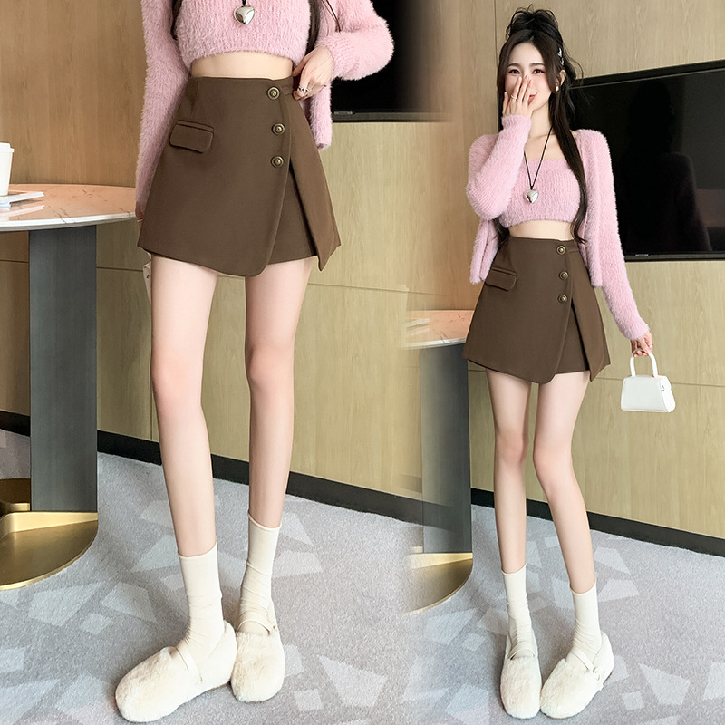 ショートパンツ フロントボタン付きスカートキュロット