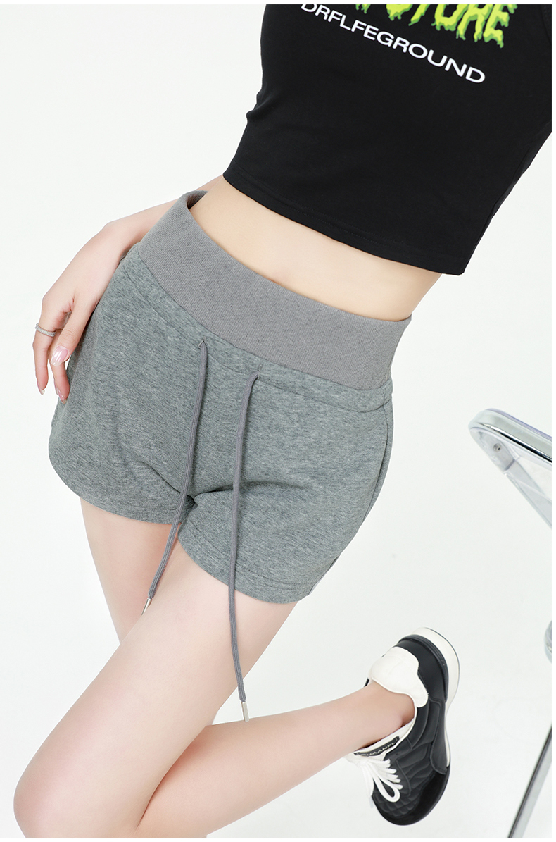 ショートパンツ やわらか素材のリラックスショートパンツ