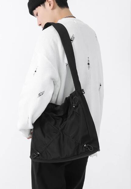 メンズショルダーバッグ 大容量 大きめ 巾着型