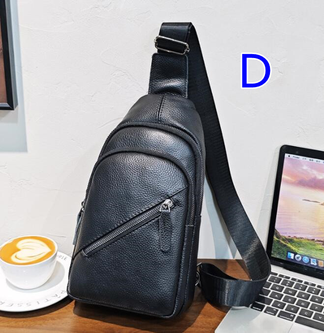 メンズショルダーバッグ スマホ 斜めがけショルダーバッグ合成皮革ボディバッグ