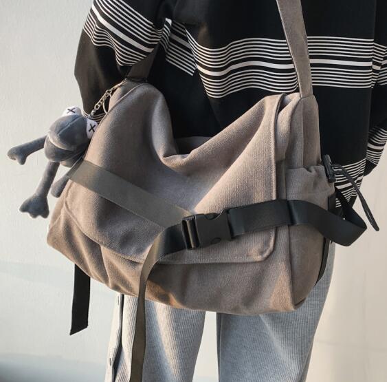 メンズショルダーバッグ 大きめ男性用帆布斜めがけバッグ大容量多機能