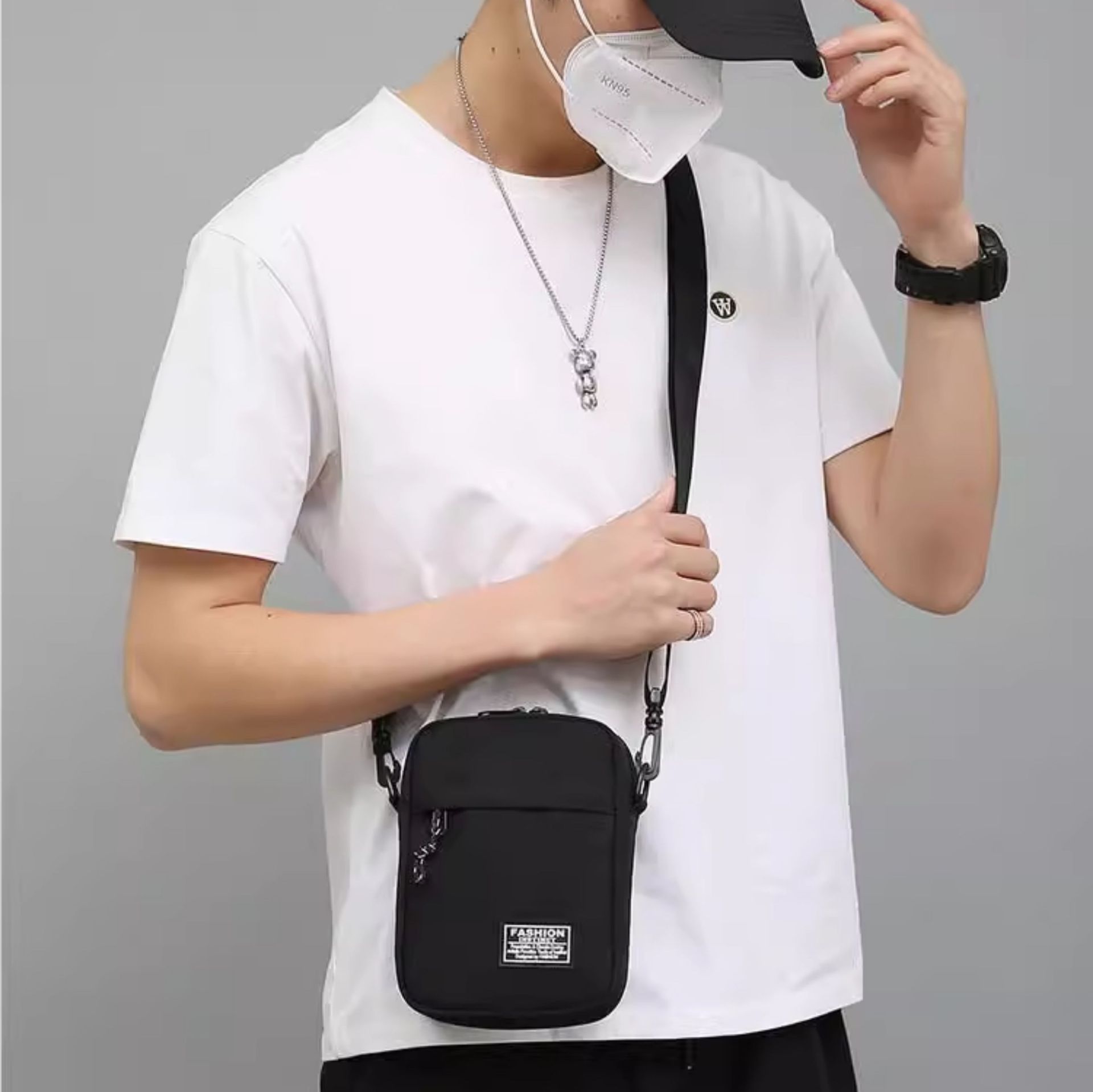 ショルダーバッグメンズ コンパクトスマホポケット付きミニショルダー