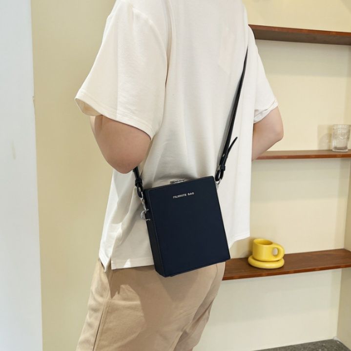 ショルダーバッグメンズ スタイリッシュ縦型コンパクト斜め掛けかばん