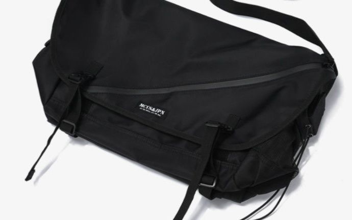 ショルダーバッグメンズ 大きめ 多機能収納斜めがけメッセンジャーバッグ