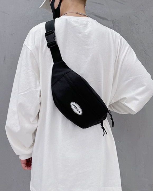 メンズショルダーバッグ ワンポイントロゴ付き2wayボディ