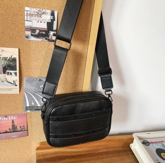 メンズショルダーバッグ 合皮レザー斜めがけミニショルダーバッグ