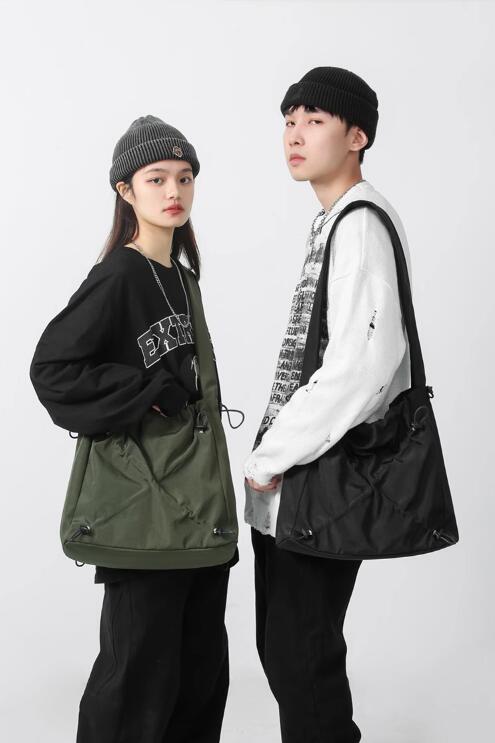 メンズショルダーバッグ 大容量 大きめ 巾着型