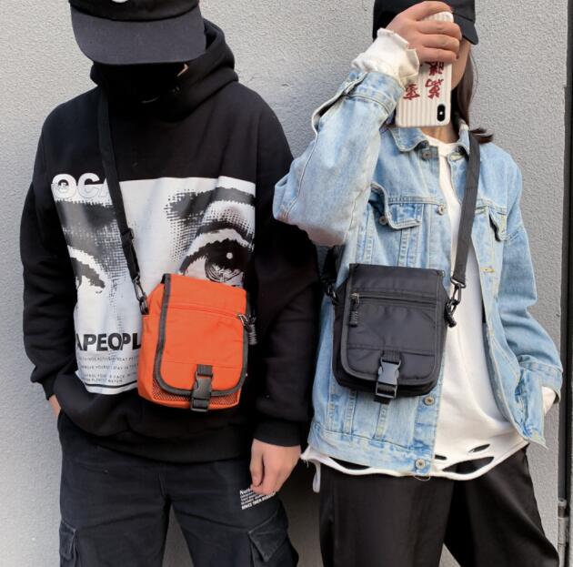 メンズショルダーバッグ 男性用ショルダーバッグ斜めがけミニサコッシュ