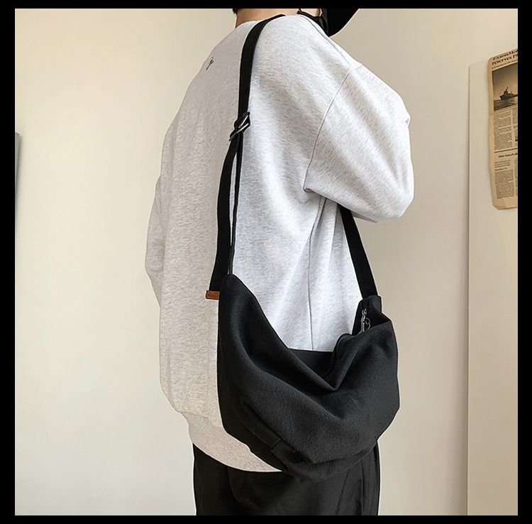 メンズショルダーバッグ 大きめシンプル斜め掛けショルダーバッグ