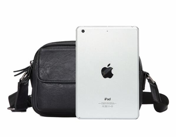 合成皮革メンズショルダーバッグ斜めがけサコッシュ