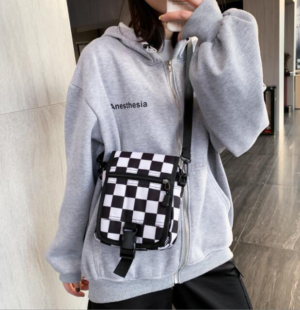 メンズショルダーバッグ 男性用ショルダーバッグ斜めがけミニサコッシュ