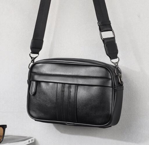 メンズショルダーバッグ ミニ男性用合成皮革ショルダーバッグ斜めがけサコッシュ