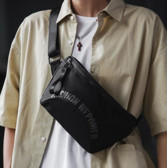 メンズショルダーバッグ ミニ撥水加工メンズサコッシュ斜めがけショルダーバッグ