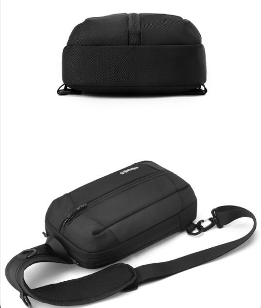 撥水加工メンズショルダーバッグ斜めがけミニサコッシュ