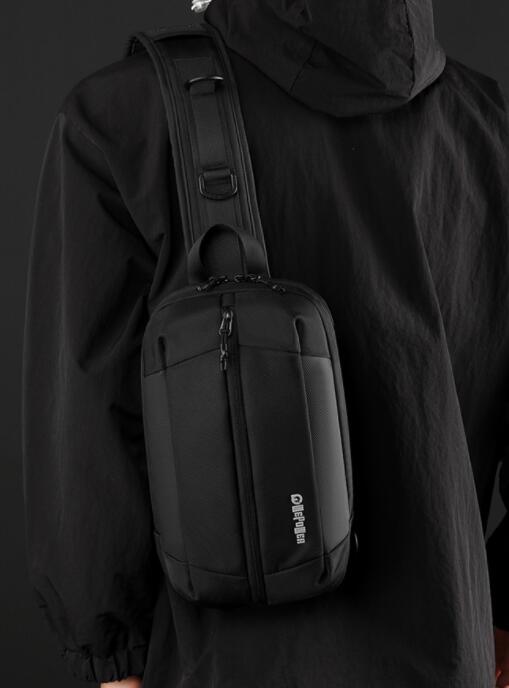 撥水加工メンズショルダーバッグ斜めがけミニサコッシュ