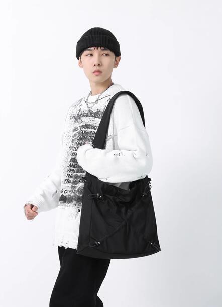 メンズショルダーバッグ 大容量 大きめ 巾着型