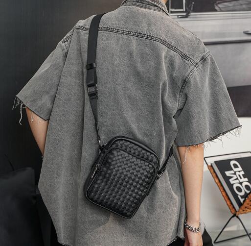 ショルダーバッグメンズ 男性用斜め掛けショルダーバッグ市松模様