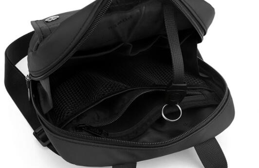 メンズショルダーバッグ 斜めがけ 撥水加工 多機能