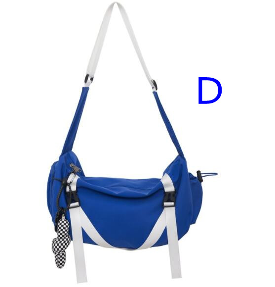 メンズショルダーバッグ 大容量撥水ナイロン斜め掛け 大きめ