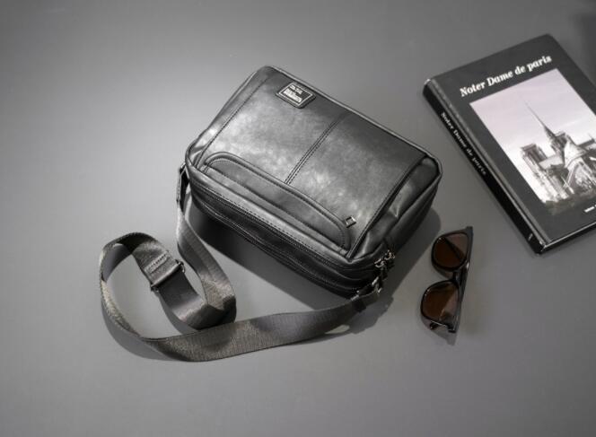 メンズショルダーバッグ 男性用合成皮革ショルダーバッグ斜めがけ 大きめ