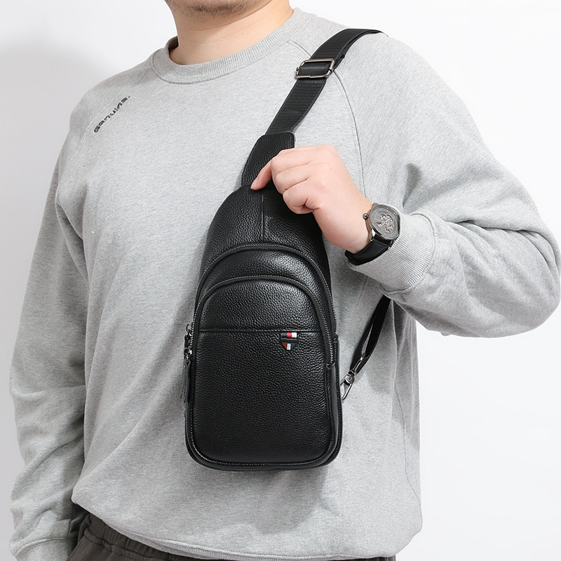 本革ボディバッグ 黒 メンズショルダーバッグ 上品