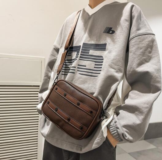 メンズショルダーバッグ 合皮レザー斜めがけミニショルダーバッグ