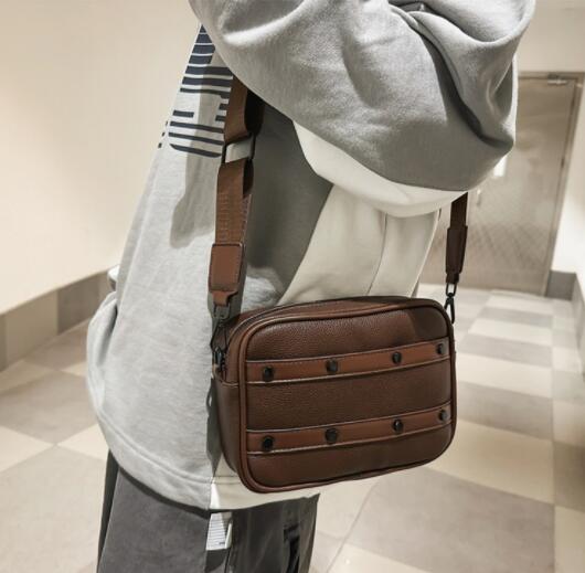 メンズショルダーバッグ 合皮レザー斜めがけミニショルダーバッグ