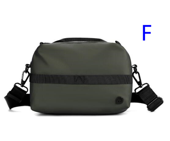 メンズショルダーバッグ 男性用撥水加工ショルダーバッグ斜めがけサコッシュ