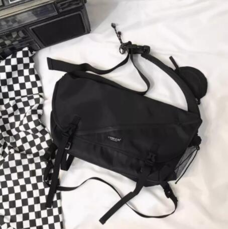 メンズショルダーバッグ メンズ斜めがけショルダーバッグ大きめ大容量多機能