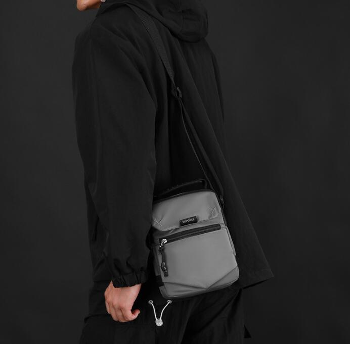 撥水加工メンズショルダーバッグ斜めがけサコッシュ スマホ