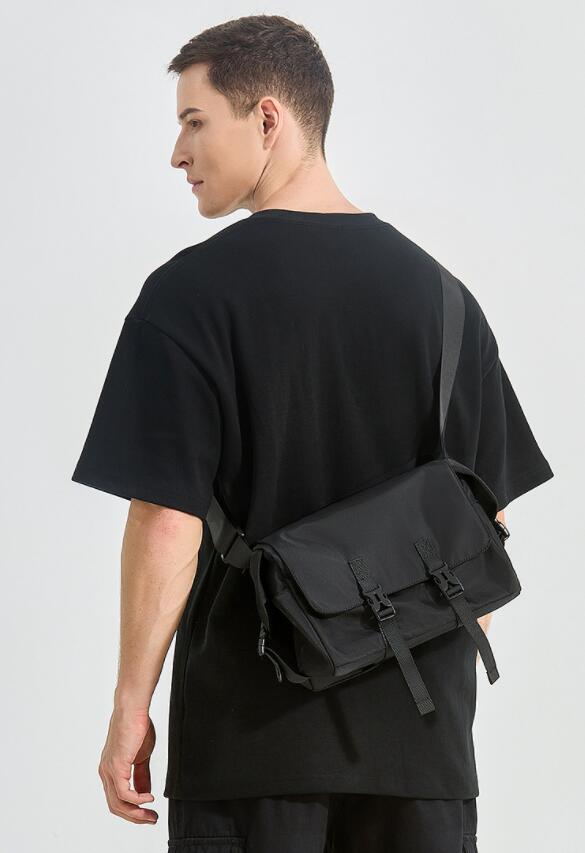 撥水加工メンズショルダーバッグ斜めがけサコッシュ