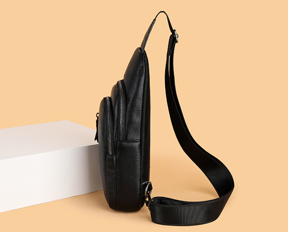 本革ボディバッグ 黒 メンズショルダーバッグ 上品