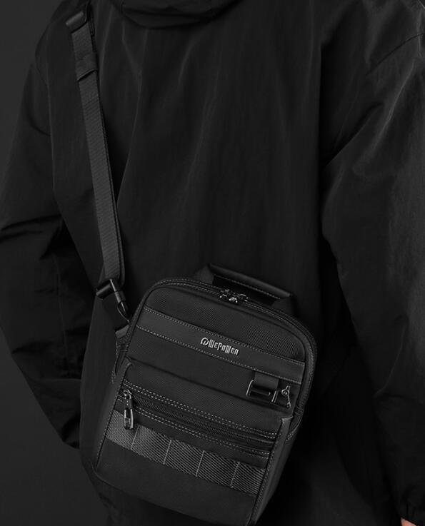 多機能メンズショルダーバッグ大きめ斜めがけ撥水加工