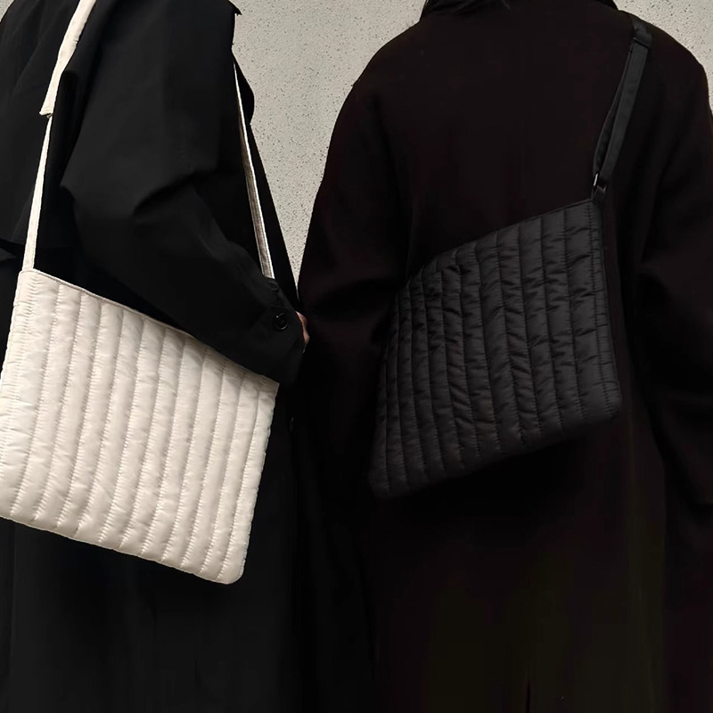 ショルダーバッグメンズ キルティングステッチミニショルダー