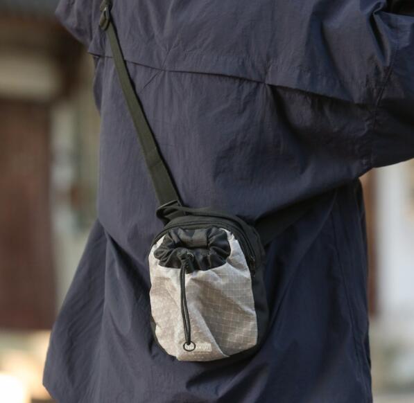 メンズショルダーバッグ 男性用斜めがけサコッシュ小型ショルダーバッグ