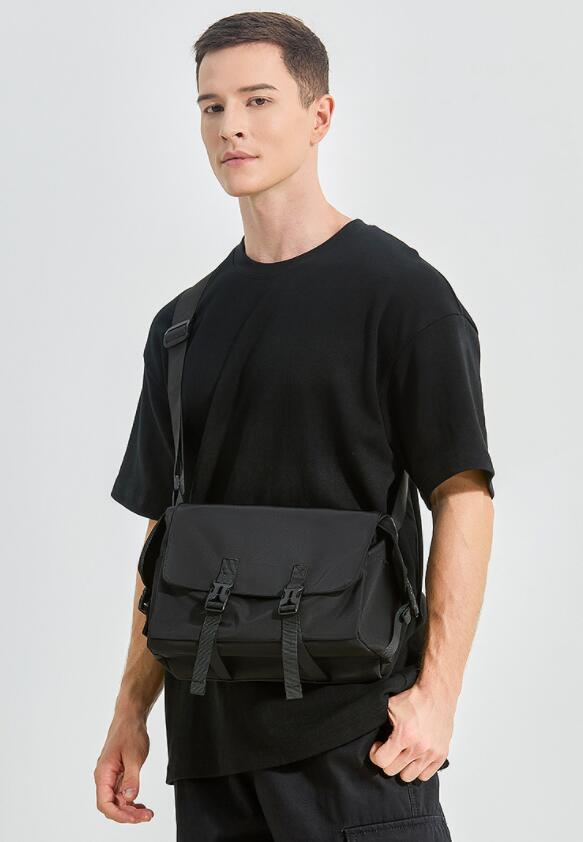 撥水加工メンズショルダーバッグ斜めがけサコッシュ