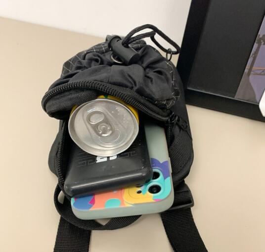 メンズショルダーバッグ 男性用斜めがけサコッシュ小型ショルダーバッグ