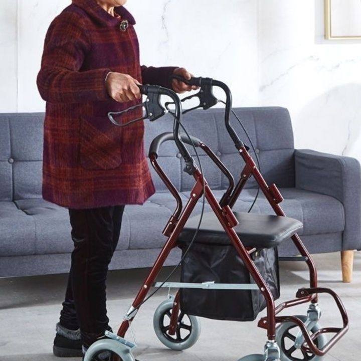 シルバーカー 折りたたみ式座面付き四輪歩行補助車
