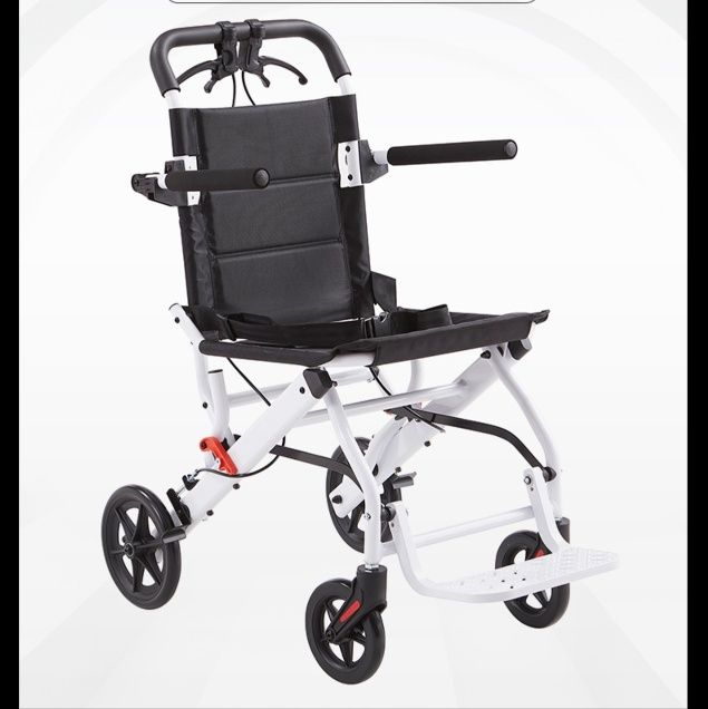 シルバーカー 軽量折りたたみ式介助用車いす コンパクト設計