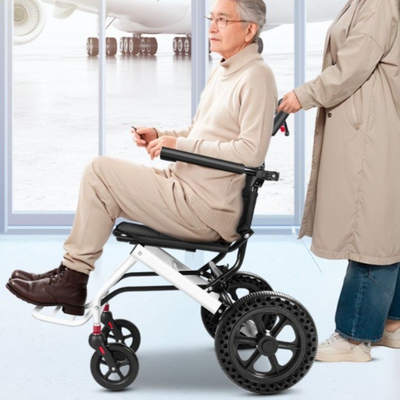 シルバーカー 折りたたみ式軽量介助用車いす コンパクト設計