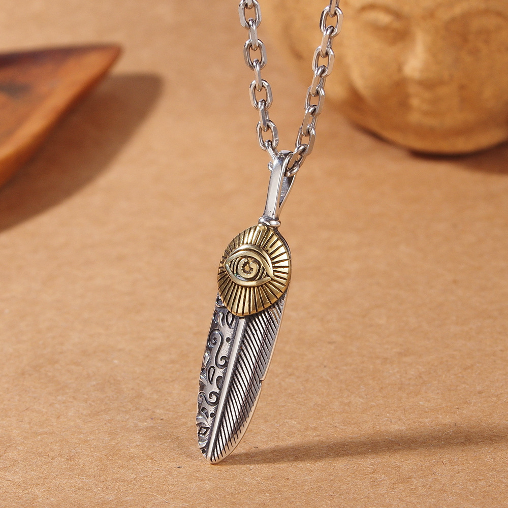 シルバーアクセサリー 神秘の眼 羽根ネックレス