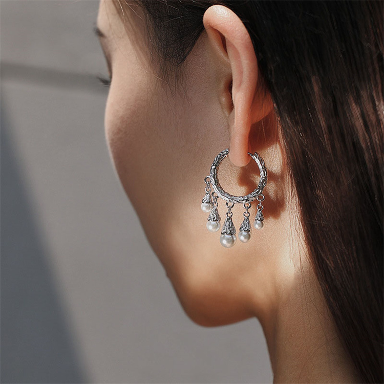 シルバーアクセサリー 手作り浮彫り真珠ピアス 房飾り耳飾り 古典風銀製