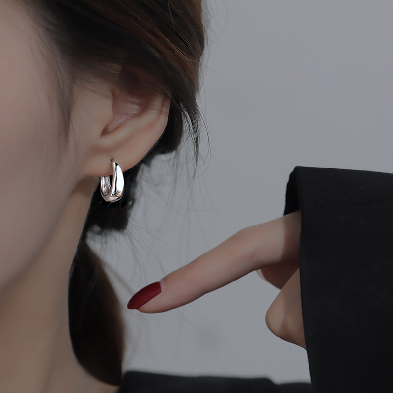 シルバーアクセサリー シンプル二重ひねりフープピアス